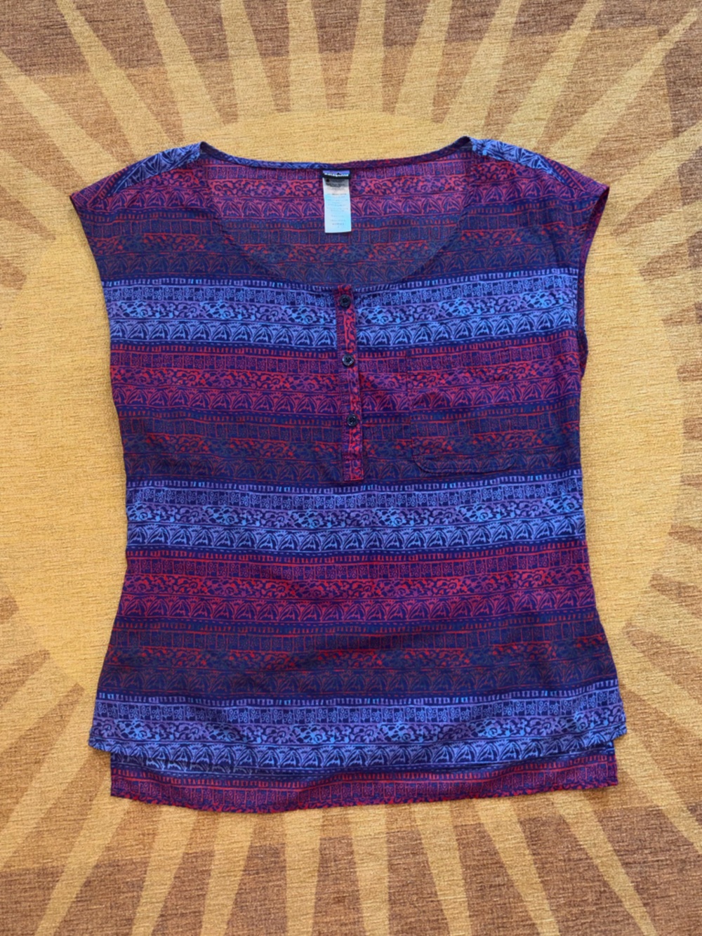 Patagonia 100% Organic Cotton Blue and Red Patterned Short Sleeve Henley Top